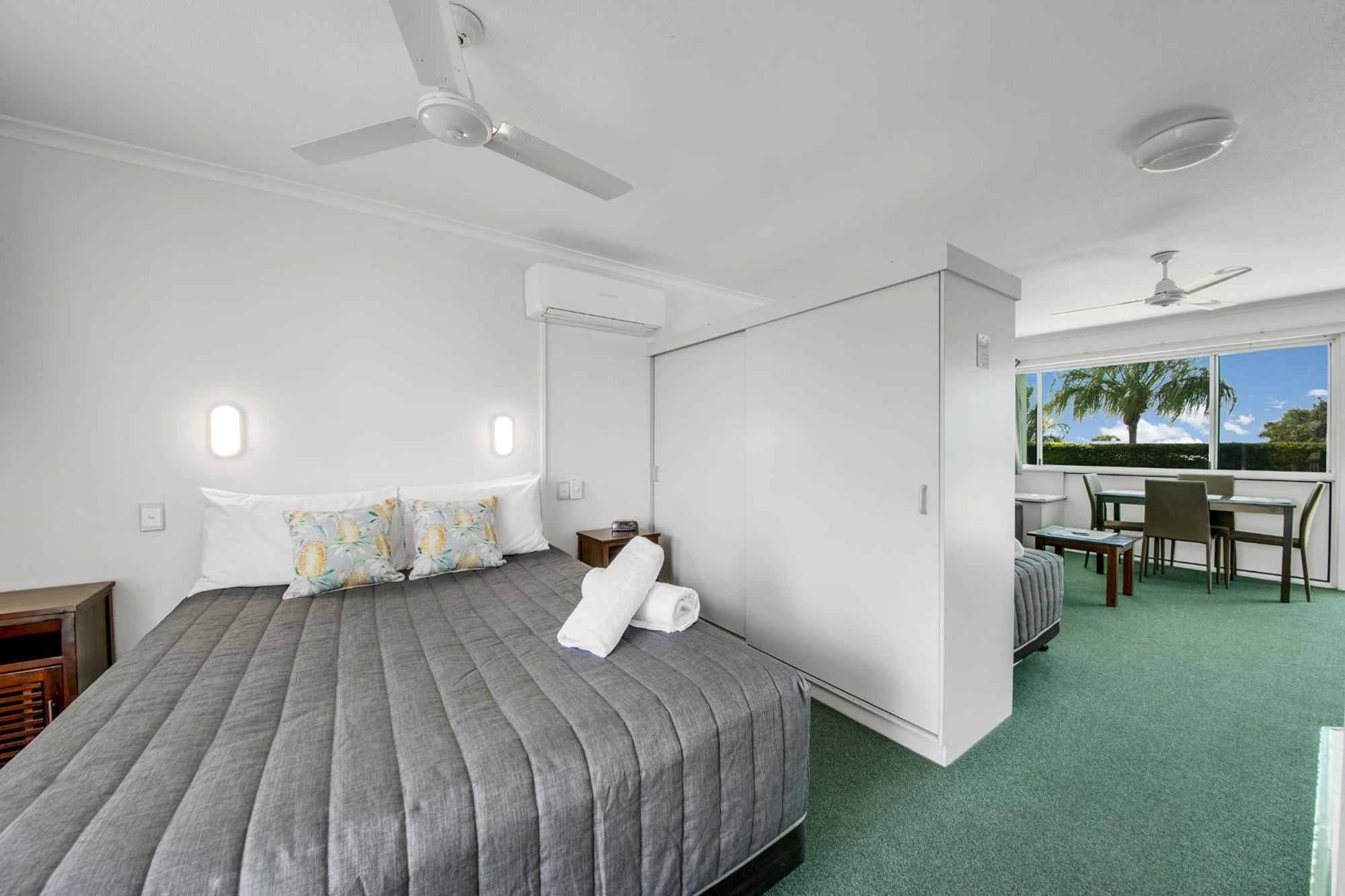 Reef Adventureland Motor Inn Tannum Sands Dış mekan fotoğraf