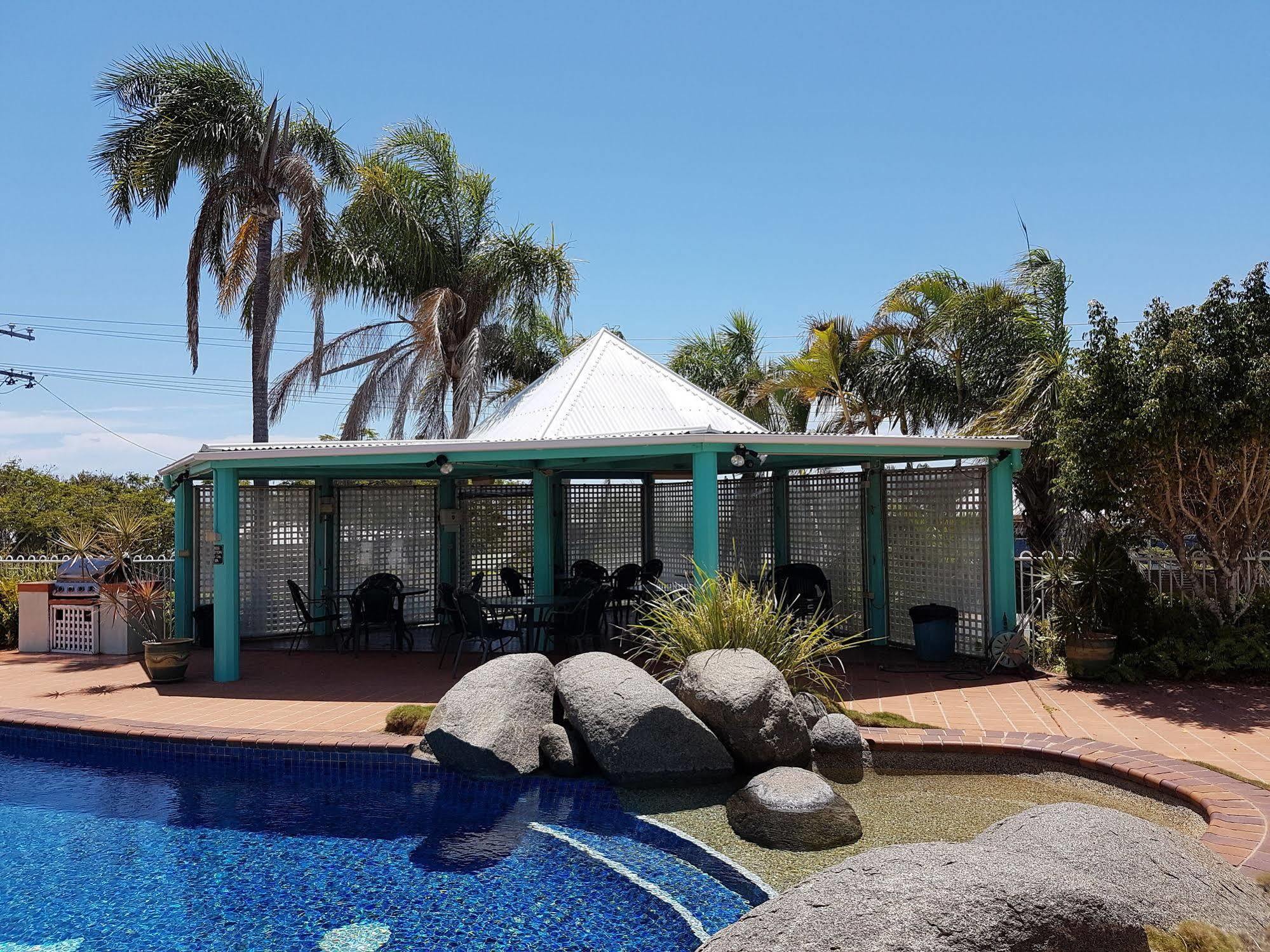 Reef Adventureland Motor Inn Tannum Sands Dış mekan fotoğraf